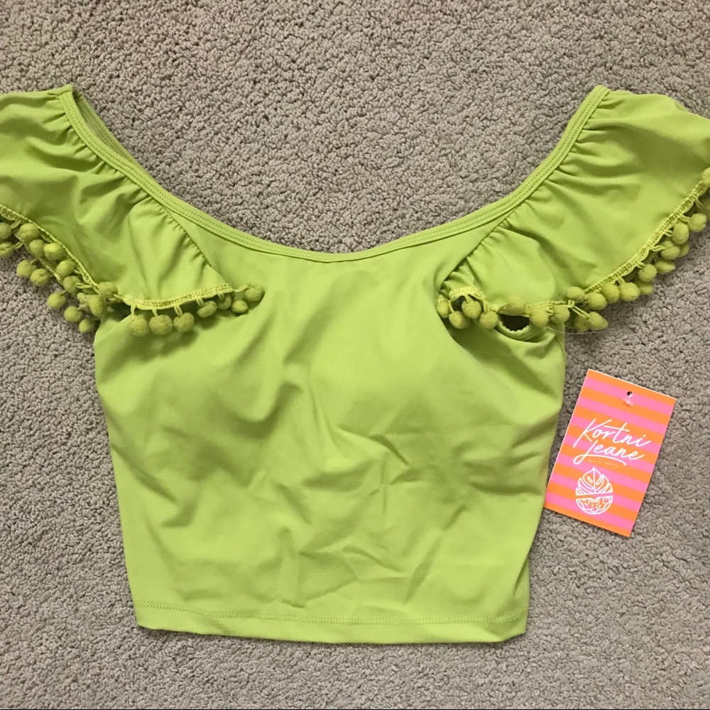Kortni Jeane Flounce top (green tea)